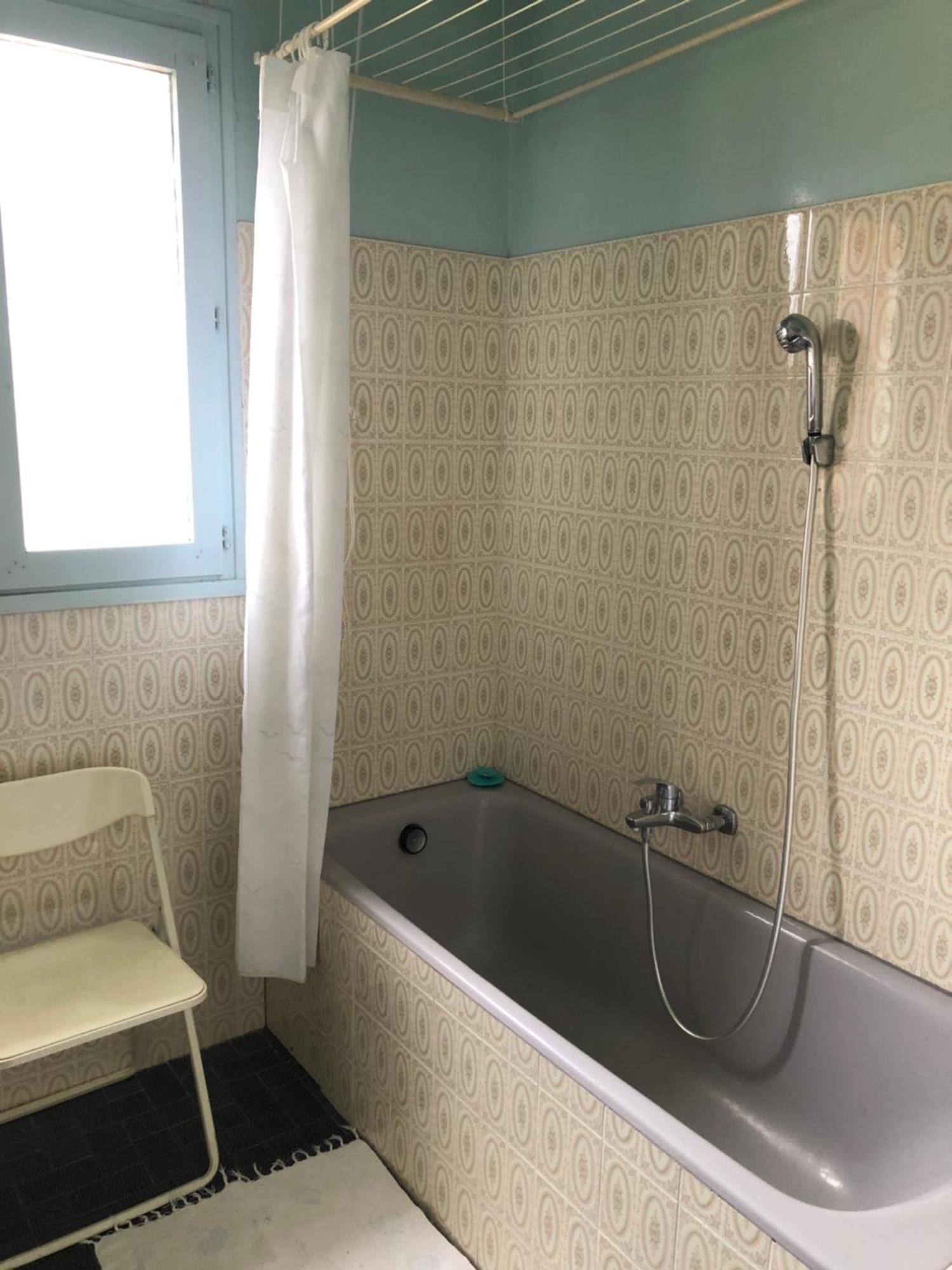 Chambre 2 Dans Un Appartement Bourg-en-Bresse Luaran gambar
