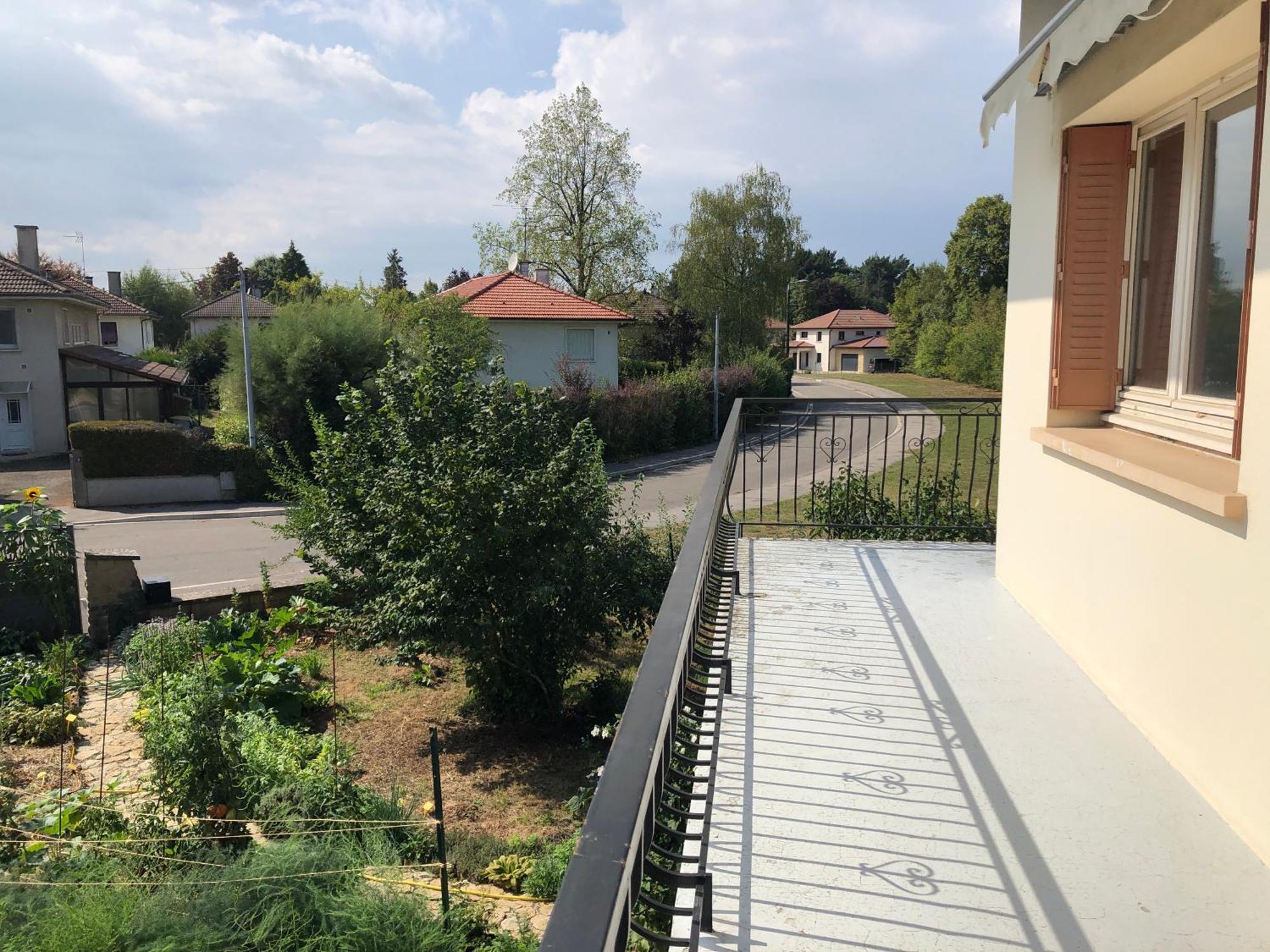 Chambre 2 Dans Un Appartement Bourg-en-Bresse Luaran gambar