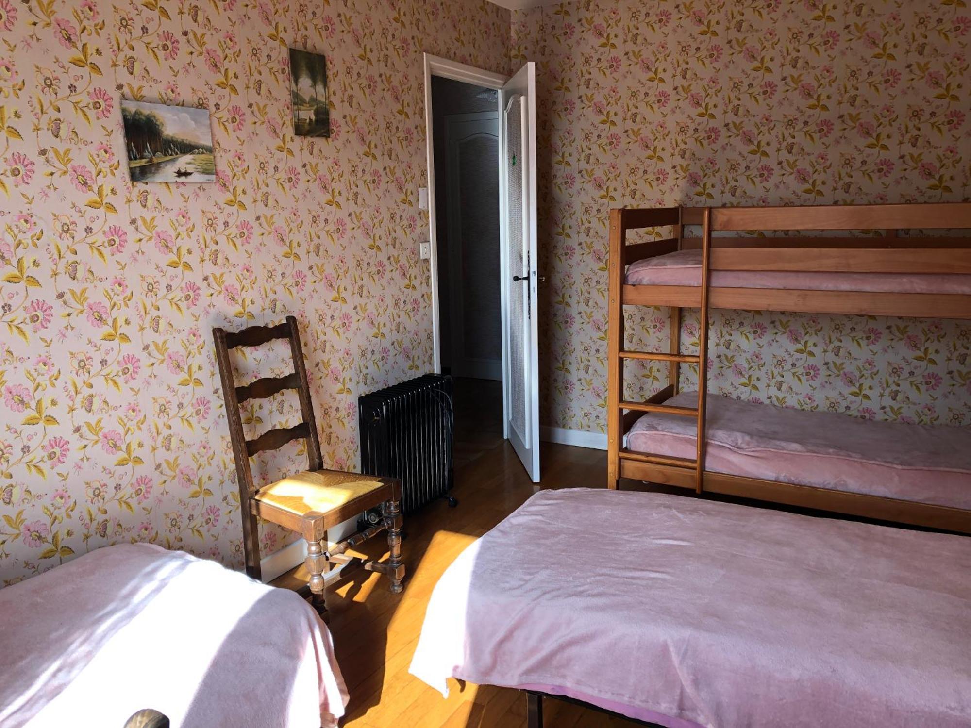 Chambre 2 Dans Un Appartement Bourg-en-Bresse Luaran gambar